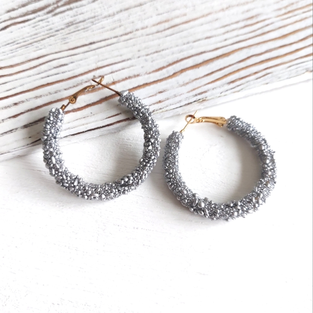 🎁Free w/ Purchase🎁 Metallic Seed Bead Hoops - Silver